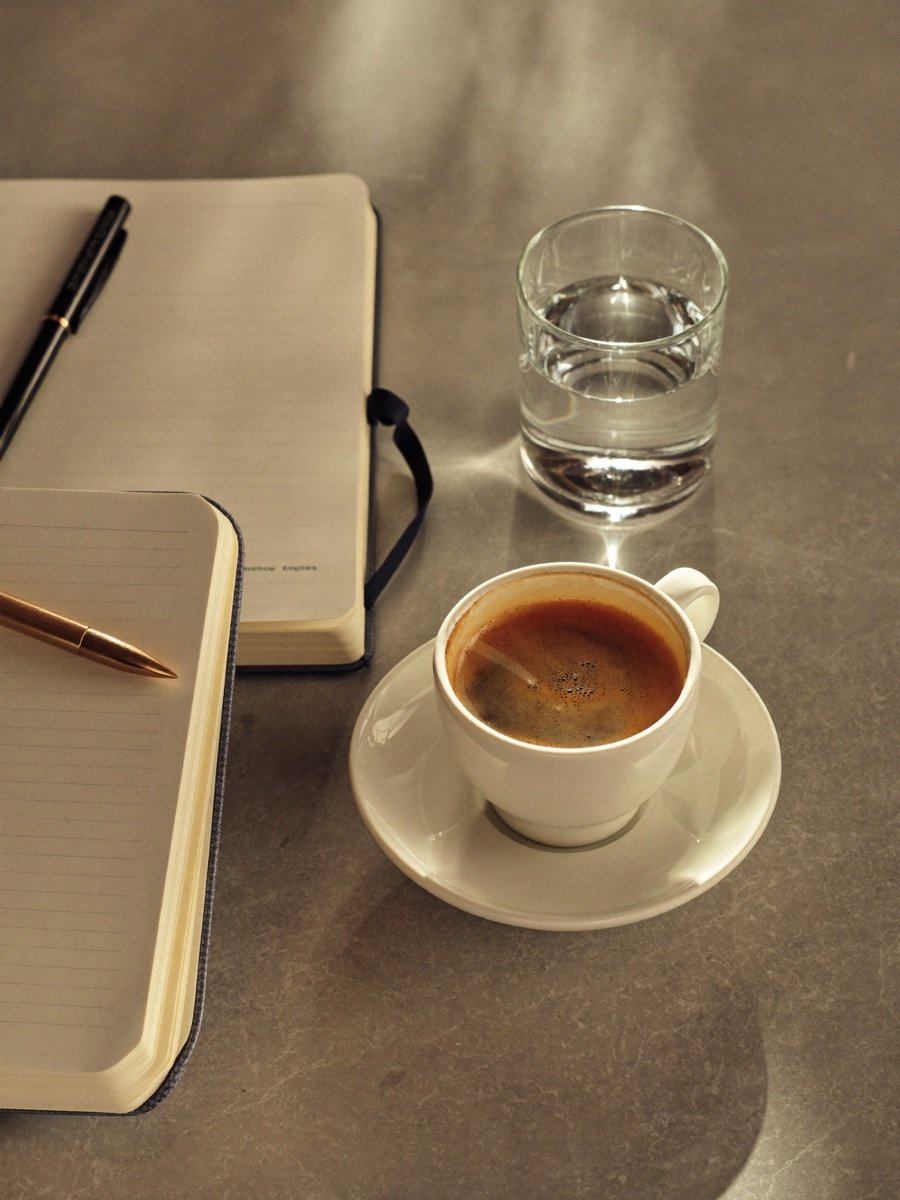 Pause café — le moment où l'habitude se rejoue